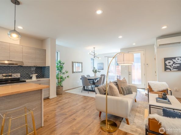 424 26th Avenue S, Seattle WA 98144
