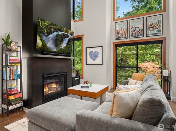 1605 E Pike Street 201, Seattle WA 98122