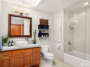 1605 E Pike Street 201, Seattle WA 98122