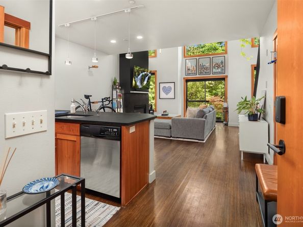 1605 E Pike Street 201, Seattle WA 98122