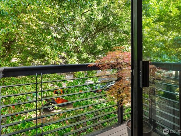 1605 E Pike Street 201, Seattle WA 98122
