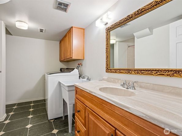12055 25th Avenue NE, Seattle WA 98125