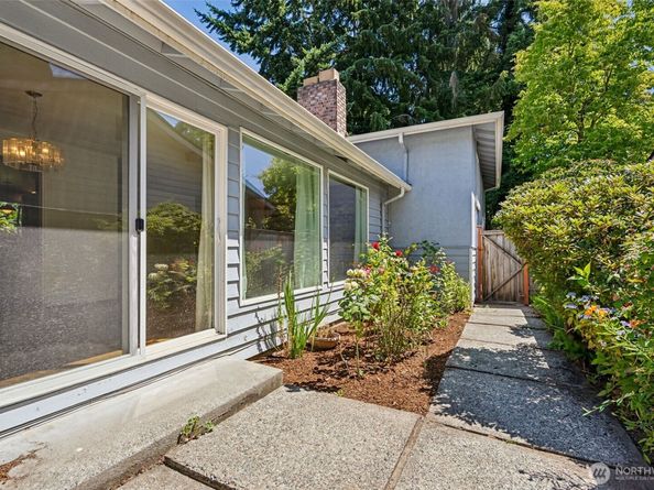 12055 25th Avenue NE, Seattle WA 98125