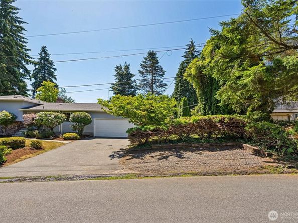 12055 25th Avenue NE, Seattle WA 98125