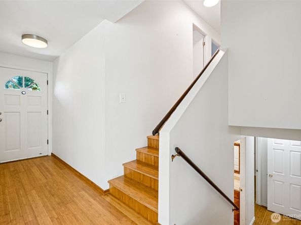12055 25th Avenue NE, Seattle WA 98125