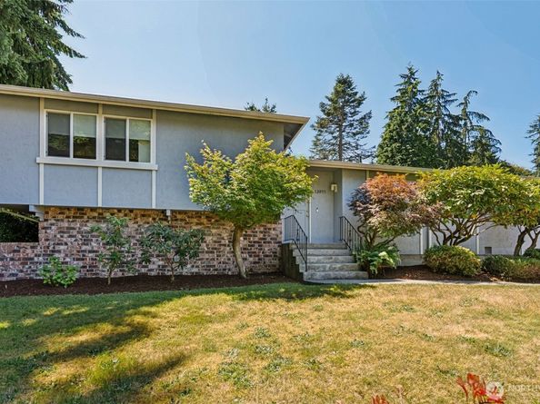 12055 25th Avenue NE, Seattle WA 98125