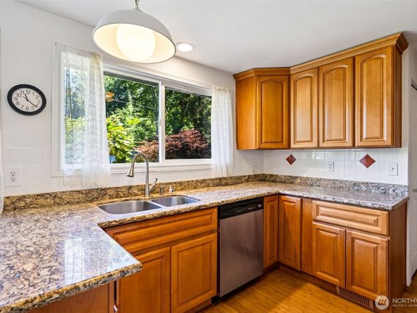 12055 25th Avenue NE, Seattle WA 98125