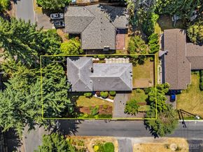 12055 25th Avenue NE, Seattle WA 98125
