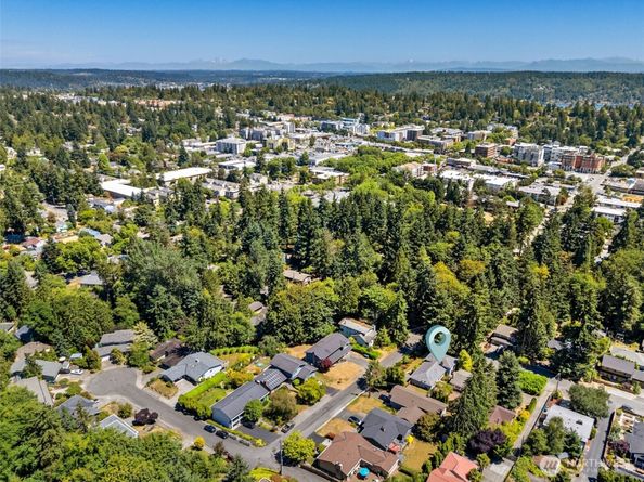 12055 25th Avenue NE, Seattle WA 98125