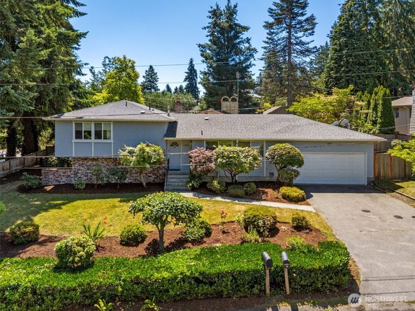 12055 25th Avenue NE, Seattle WA 98125