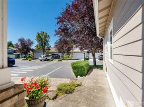 10700 SE 260th Street E 104, Kent WA 98030