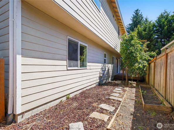 7166 E Fillmore Street, Port Orchard WA 98366
