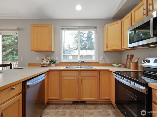 7166 E Fillmore Street, Port Orchard WA 98366