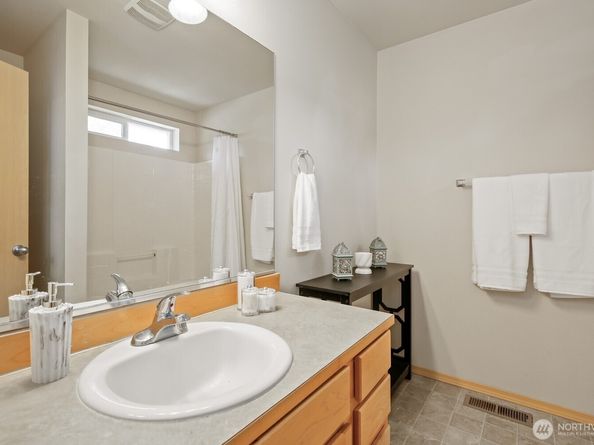 7166 E Fillmore Street, Port Orchard WA 98366