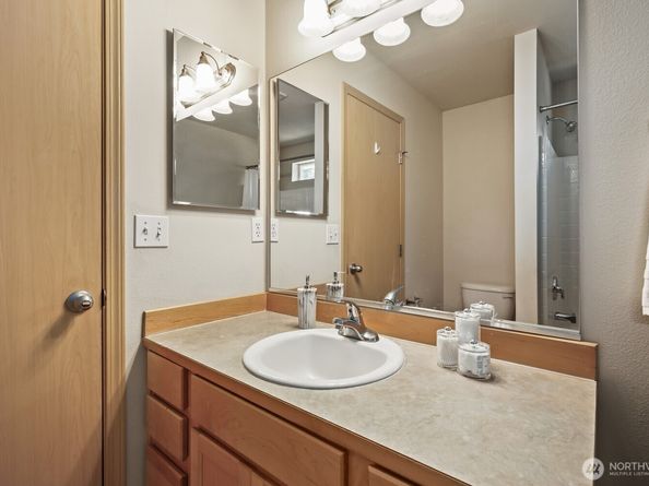 7166 E Fillmore Street, Port Orchard WA 98366