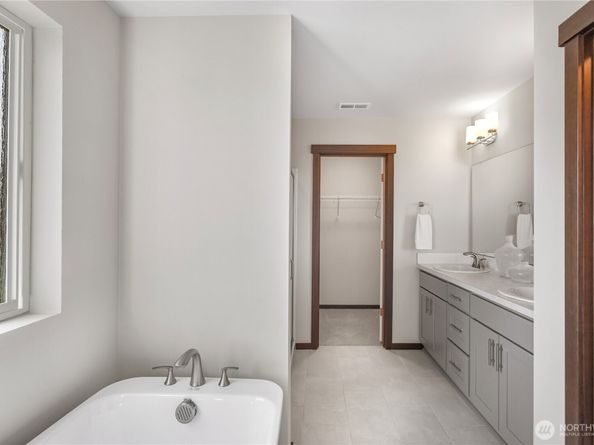 5167 SOPHIE Street, Bremerton WA 98312