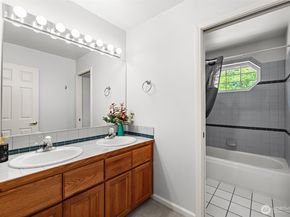 19710 222nd Avenue NE, Woodinville WA 98077