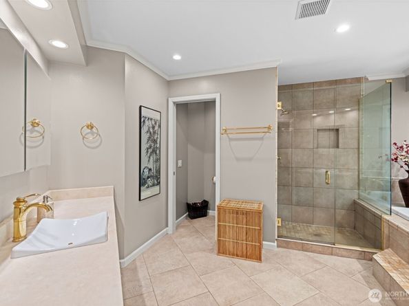 19710 222nd Avenue NE, Woodinville WA 98077