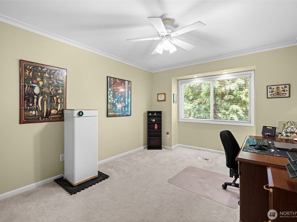 19710 222nd Avenue NE, Woodinville WA 98077
