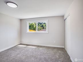 2039 S 232nd Place, Des Moines WA 98198