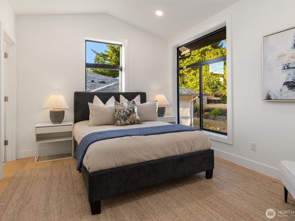 3832 32nd Avenue W, Seattle WA 98199