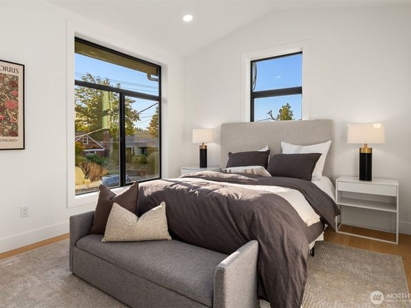 3832 32nd Avenue W, Seattle WA 98199