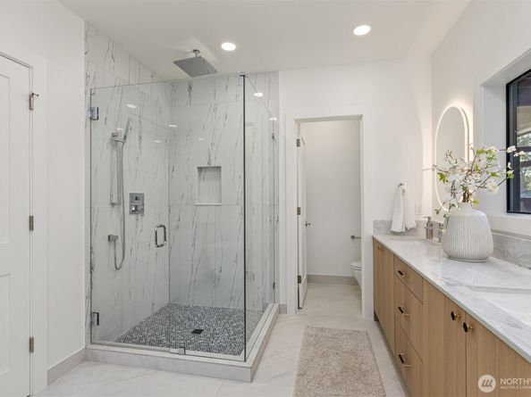3832 32nd Avenue W, Seattle WA 98199