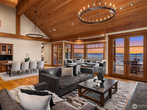 7010 N Mercer Way, Mercer Island WA 98040