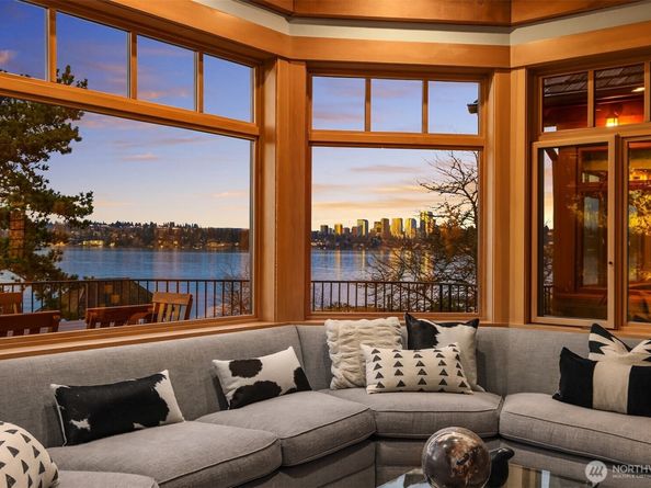 7010 N Mercer Way, Mercer Island WA 98040
