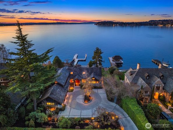 7010 N Mercer Way, Mercer Island WA 98040