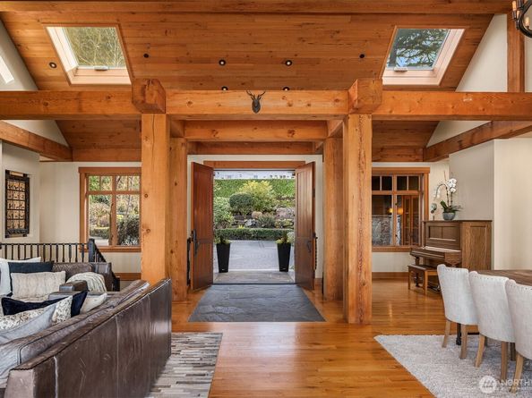 7010 N Mercer Way, Mercer Island WA 98040
