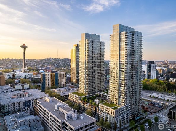 588 Bell Street 1502, Seattle WA 98121