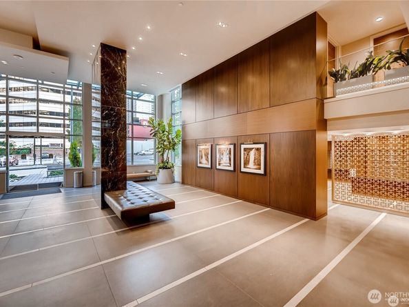 588 Bell Street 1502, Seattle WA 98121