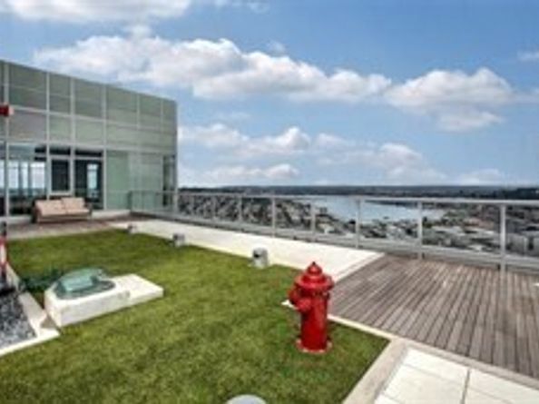 588 Bell Street 1502, Seattle WA 98121