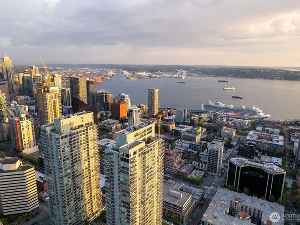 588 Bell Street 1502, Seattle WA 98121