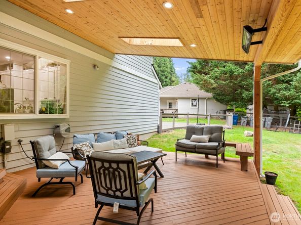 13513 227th Avenue NE, Woodinville WA 98077