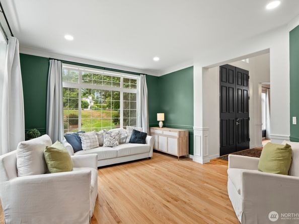 13513 227th Avenue NE, Woodinville WA 98077