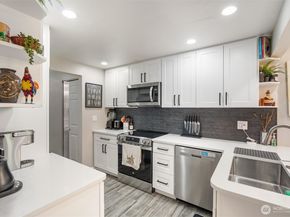 12618 100th Ln Ne J146, Kirkland WA 98034