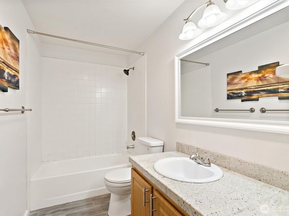 12618 100th Ln Ne J146, Kirkland WA 98034