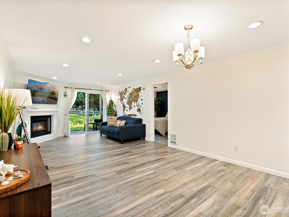 12618 100th Ln Ne J146, Kirkland WA 98034