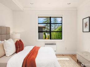 9632 Lake Washington Boulevard NE, Bellevue WA 98004