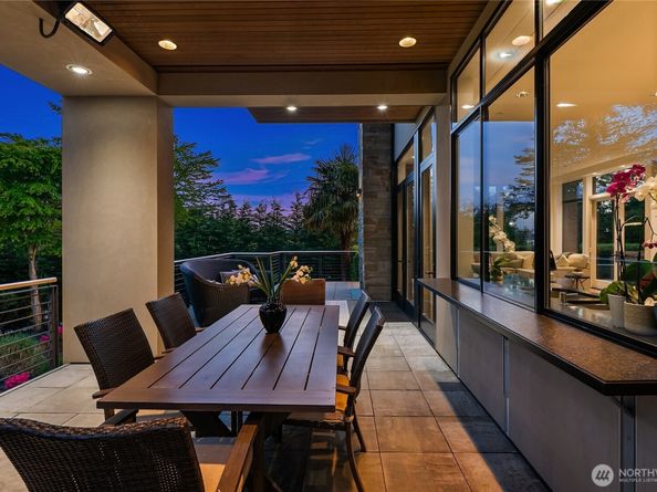 9632 Lake Washington Boulevard NE, Bellevue WA 98004