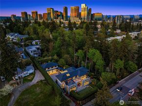9632 Lake Washington Boulevard NE, Bellevue WA 98004