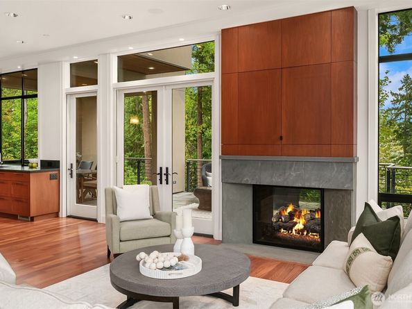 9632 Lake Washington Boulevard NE, Bellevue WA 98004