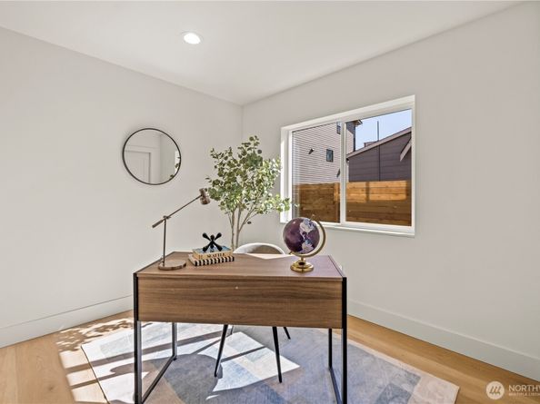 6730 21st Avenue SW, Seattle WA 98106