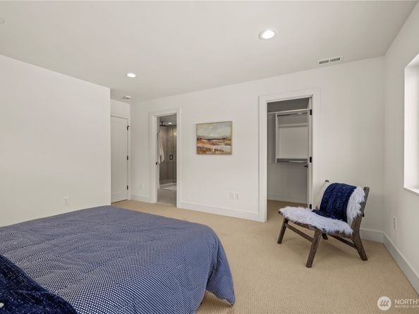 6730 21st Avenue SW, Seattle WA 98106