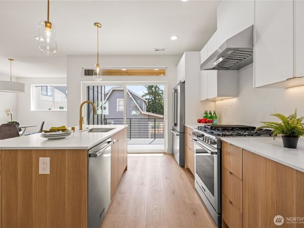 6730 21st Avenue SW, Seattle WA 98106