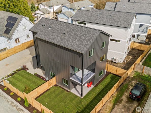 6730 21st Avenue SW, Seattle WA 98106
