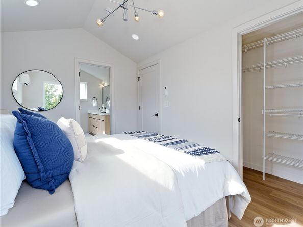 6918 Flora Avenue S, Seattle WA 98108