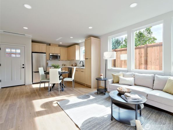 6918 Flora Avenue S, Seattle WA 98108